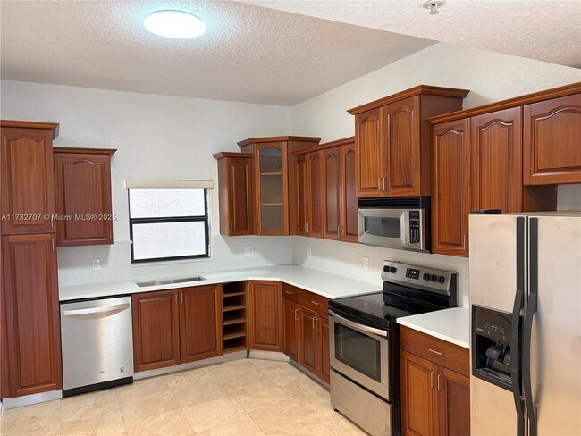 Building Photo - 1610 Presidential Way