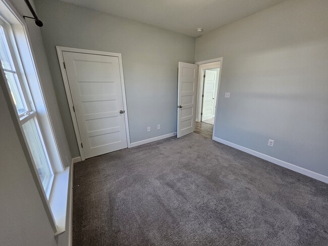 Building Photo - 202 Mutton Dr