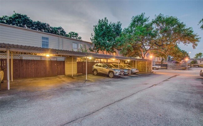 Building Photo - 14703 Barryknoll Ln