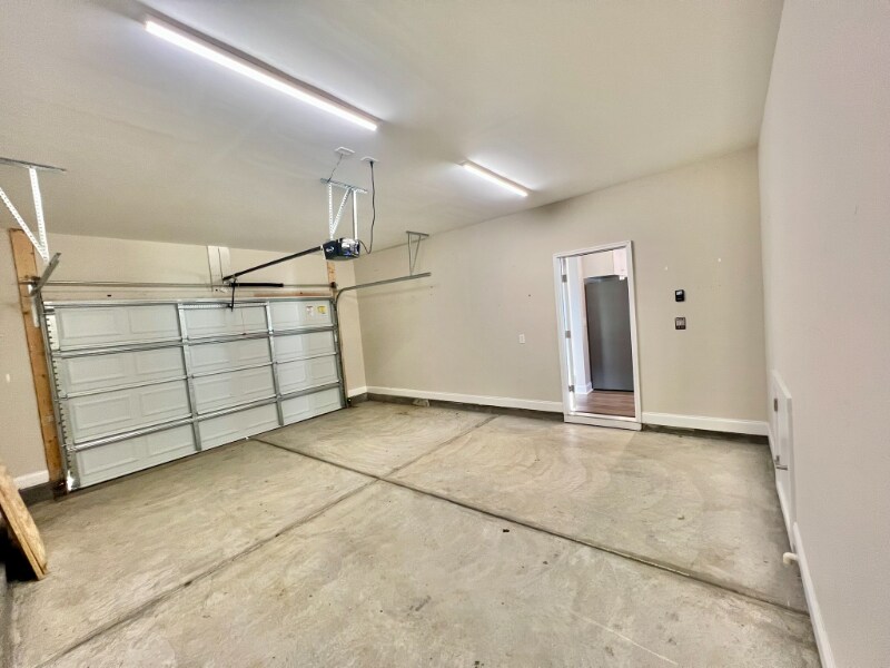 Building Photo - 2530 Snow Creek Rd NE