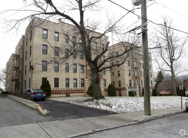 Building Photo - Highland Station Apartments