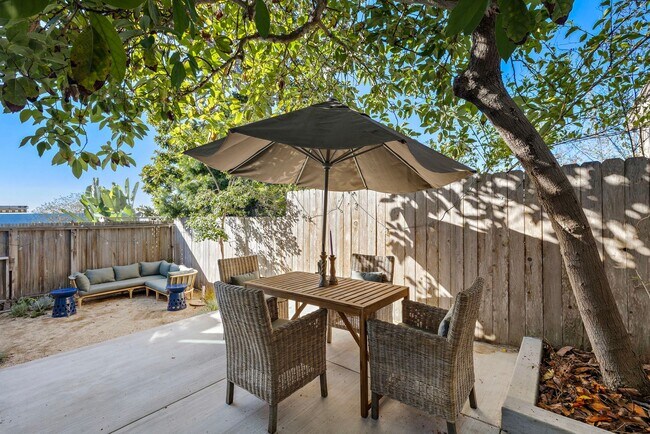 Building Photo - Woods Cove Ocean View Apartment