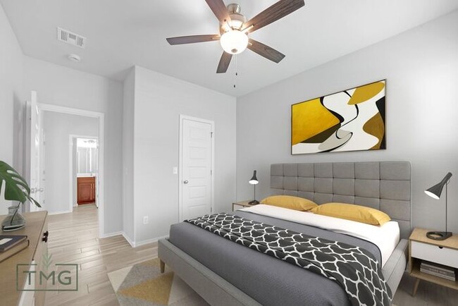 Building Photo - New Listing! Enclave at Parker Village!