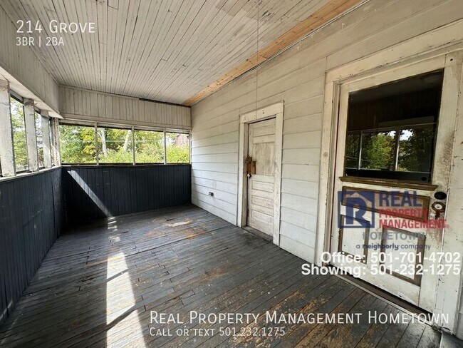 Building Photo - 214 Grove-