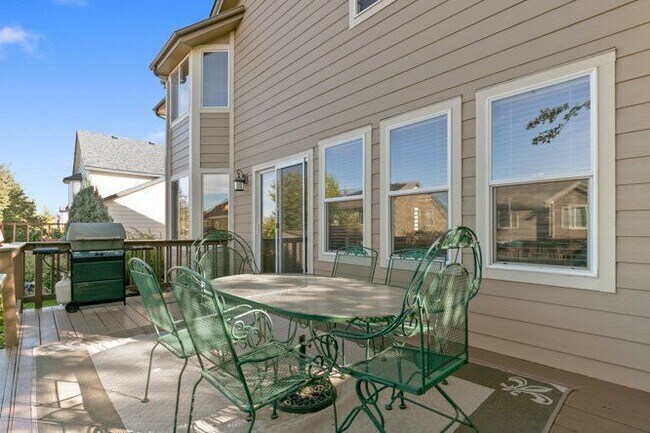 Building Photo - 829 W Sparrow Hawk Dr