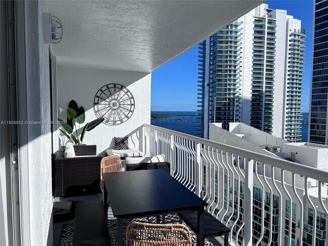 Primary Photo - 1200 Brickell Bay Dr