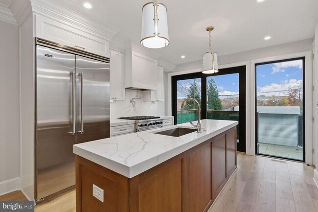 Building Photo - 3728 9th St NW
