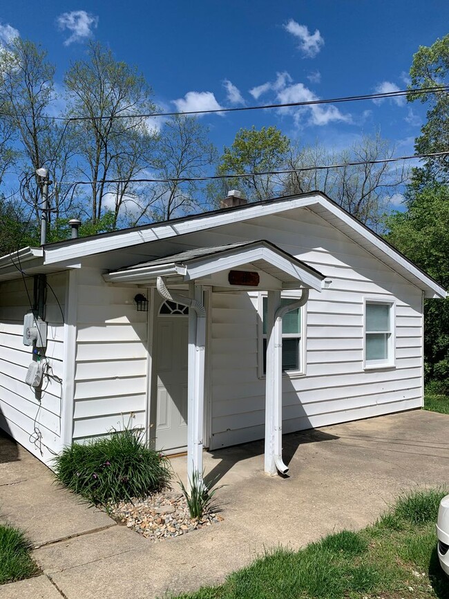 Building Photo - 3605 W Woodyard Rd