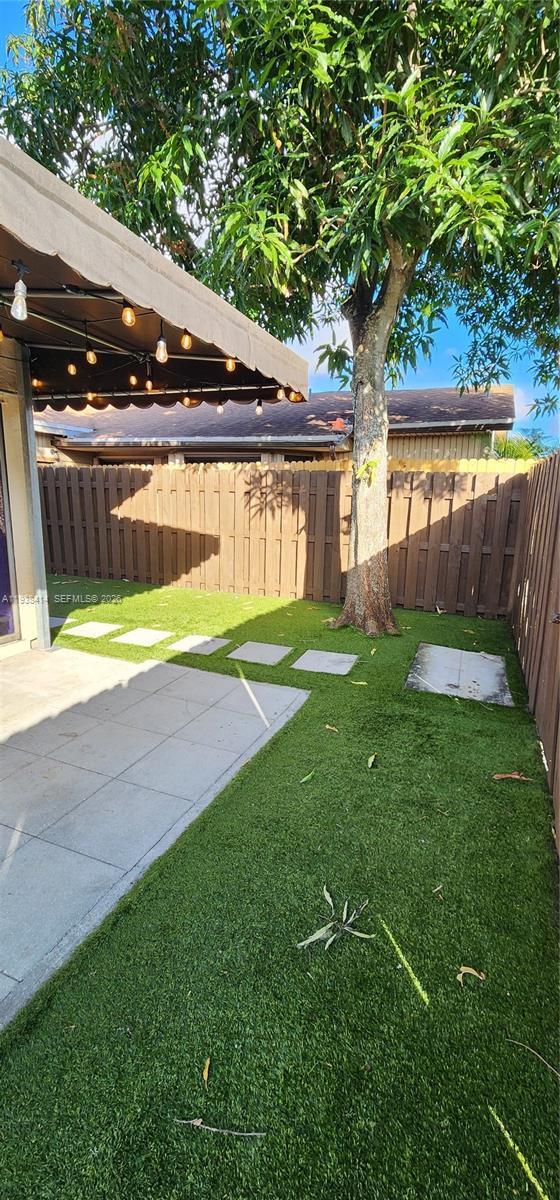 Building Photo - 9660 W Elm Ln