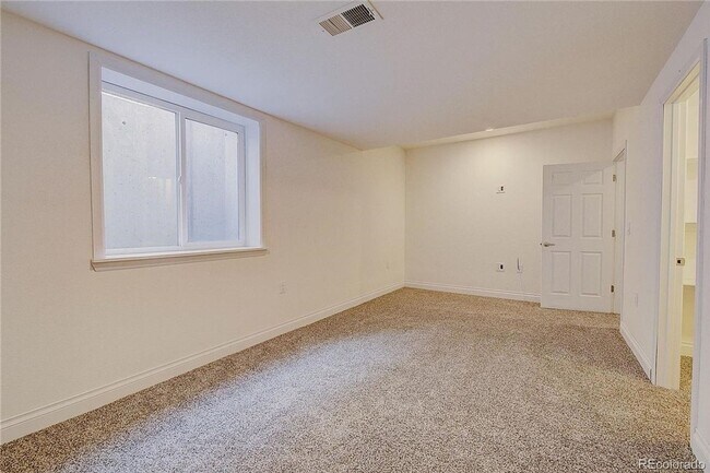 Building Photo - 11475 Helena St