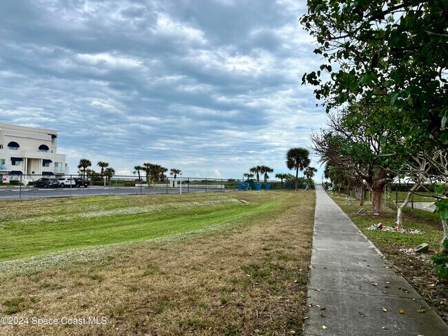 Building Photo - 416 Sailfish Ave