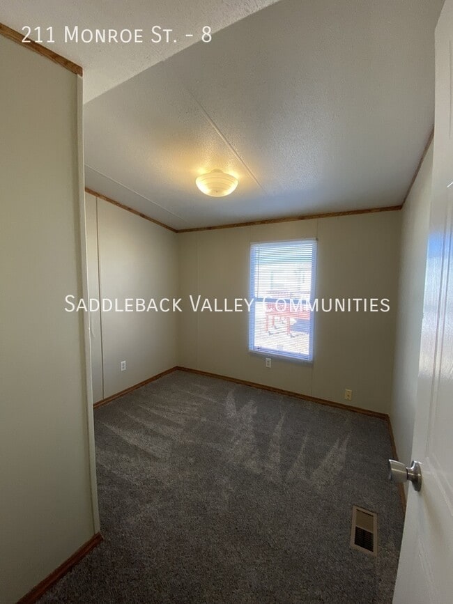 Building Photo - 211 Monroe St