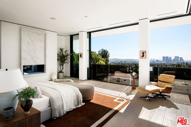 Building Photo - 1210 Laurel Way