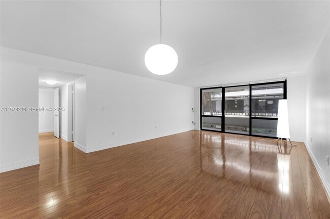 Building Photo - 13951 Kendale Lakes Cir