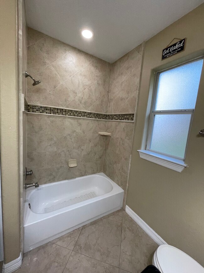 2nd hallway bathroom - 600 River Bend Dr