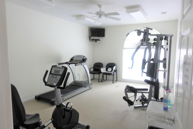Building Photo - 303 Heritage Club Dr