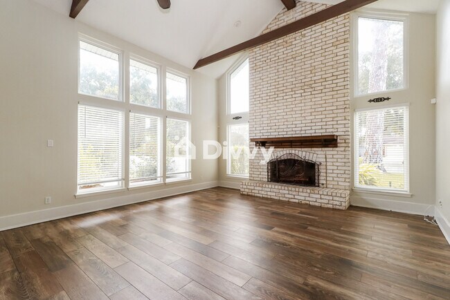 Building Photo - 8927 Pine Shores Dr, Humble, TX 77346