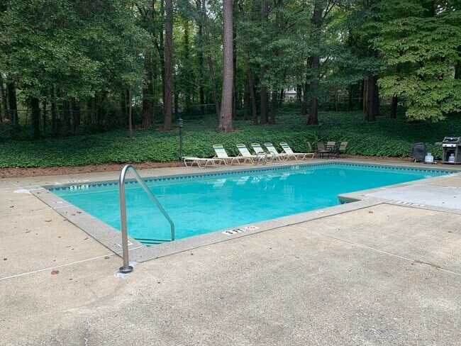 Building Photo - 524 Warm Springs Cir