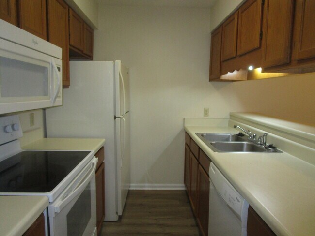 Building Photo - 690 Archdale Dr