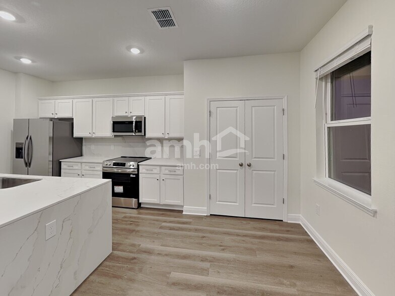 Building Photo - 5973 Thistleberry Flds Ln