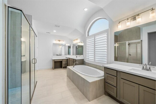 Building Photo - 706 Carina Gaze Ct