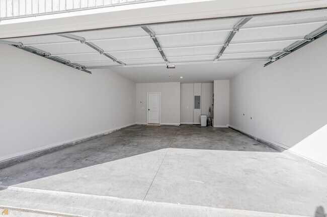 Building Photo - 322 Caledonia Ct