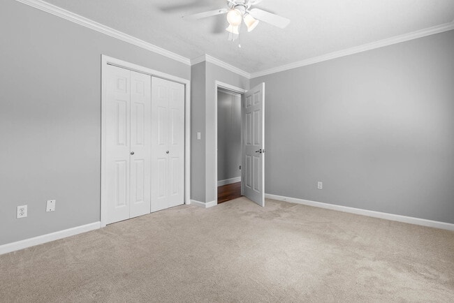 Building Photo - 2483 Shenandoah Dr