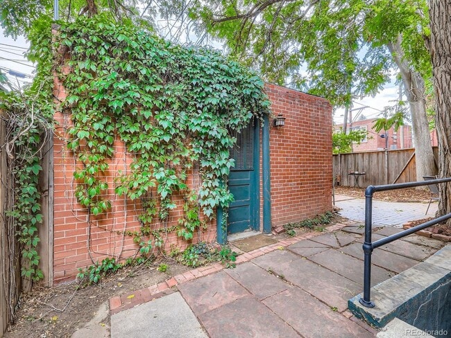Building Photo - Charming and Historic 3 bedroom home