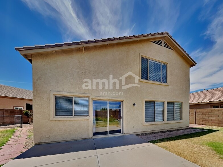 Building Photo - 10126 Olla Ave