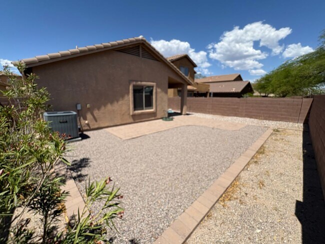 Building Photo - 4 bedroom two bath close to Cienega High S...