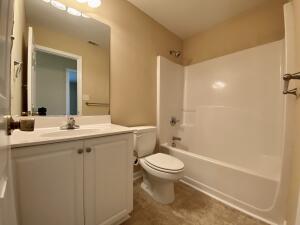 Building Photo - 1120 Hunters Cove