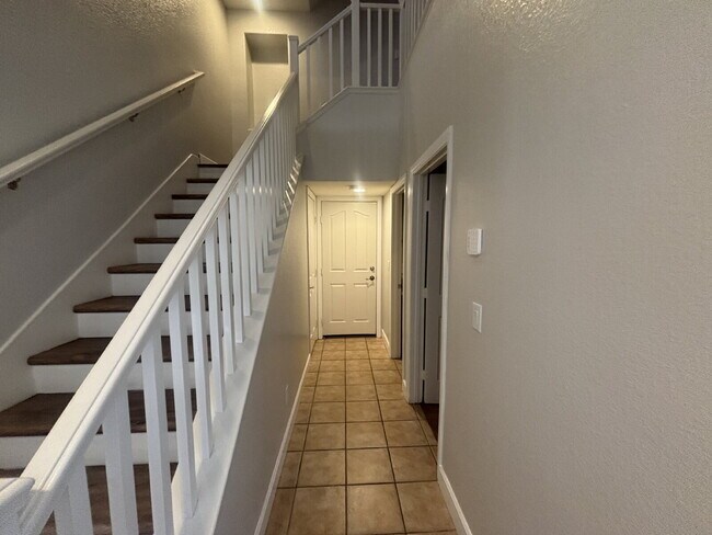 Building Photo - 3 Bed 3.5 Bath Summerlin - MOVE IN SPECIAL