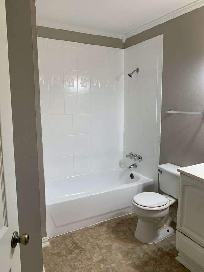 Building Photo - 4/2 Fenced Yard and Pet Friendly. SHISD