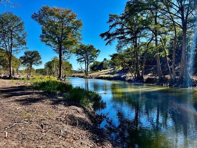 Building Photo - Riverfront Bungalow #9