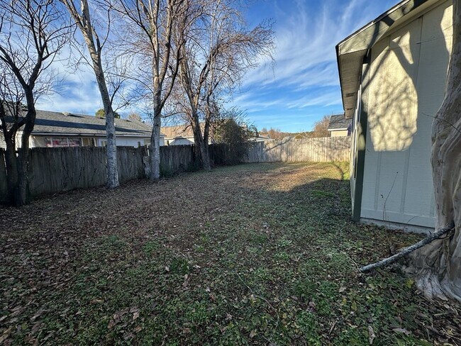 Building Photo - Quaint 2 Bed 1 Bath Home -2047 Foxhorn Rd.