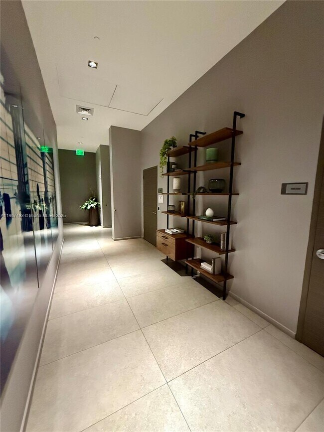 Building Photo - 1100 S Miami Ave