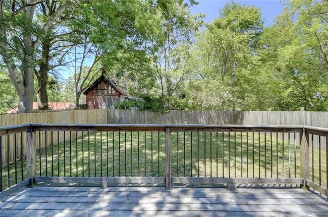 Building Photo - 679 Jones Ave NW