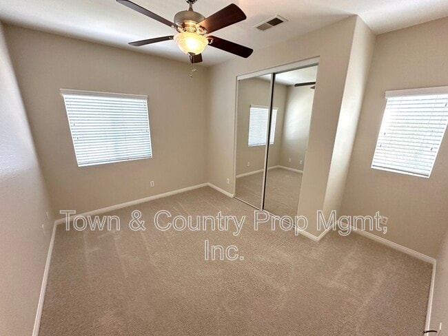 Building Photo - 9360 Alderwood Dr