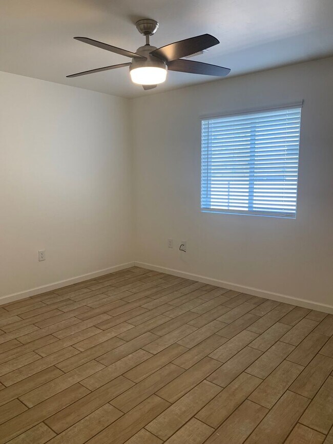 Building Photo - 2438 S Clovis Place-