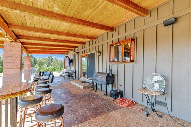 Building Photo - 9270 Linda Vista Ln