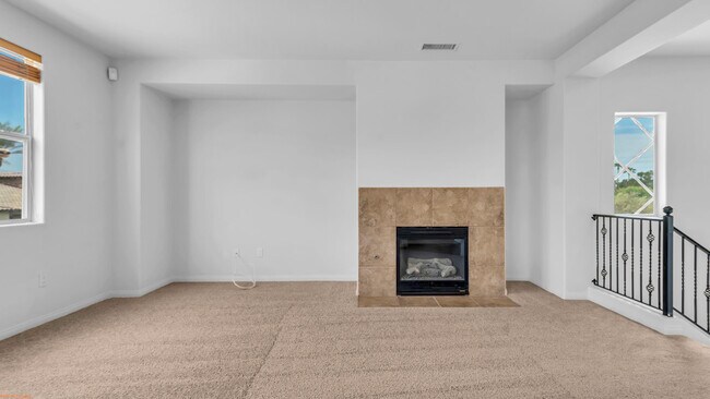 Building Photo - 1023 Via Fortuna