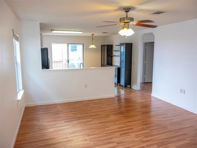 Building Photo - 9013 China Rose Dr