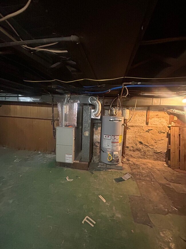 Building Photo - 4 Bedroom in York City