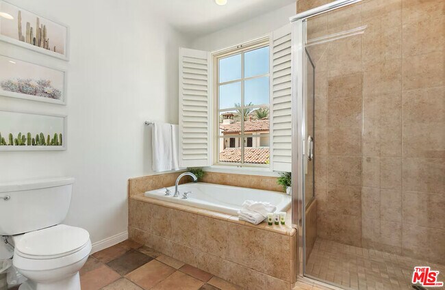 Building Photo - 48573 Classic Dr