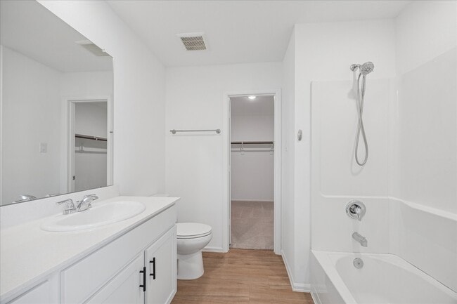 Building Photo - 329 Riverwood Village Ln