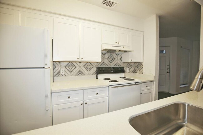 Building Photo - 10616 Mellow Meadow Dr