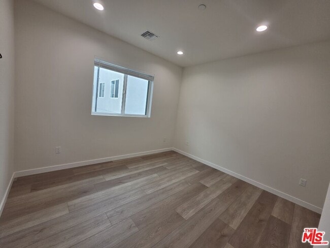 Building Photo - 6748 Ben Ave