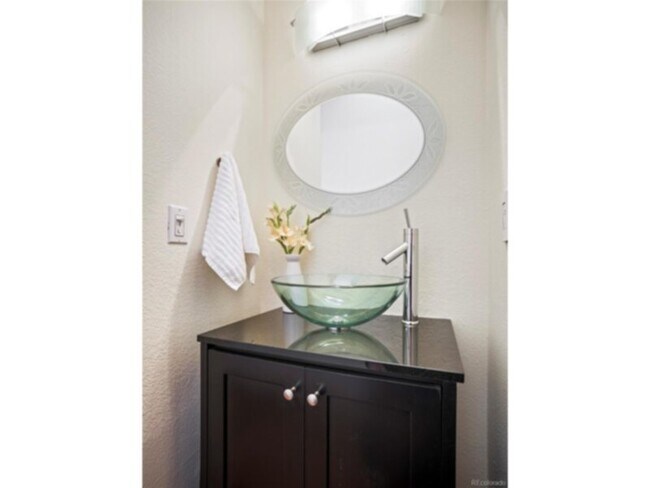 Building Photo - 3249 W Fairview Pl