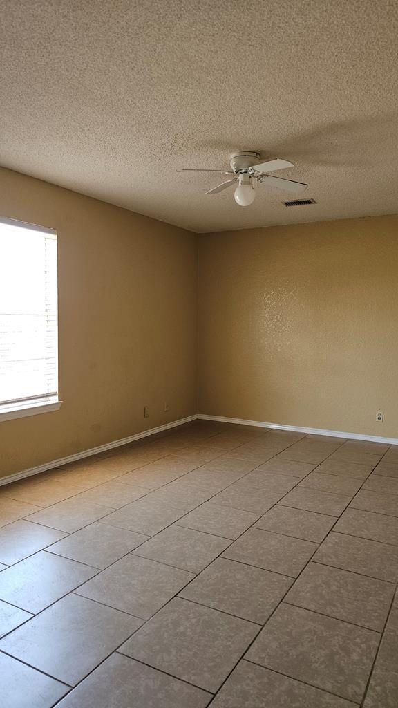 Building Photo - 4720 W Cuthbert Ave