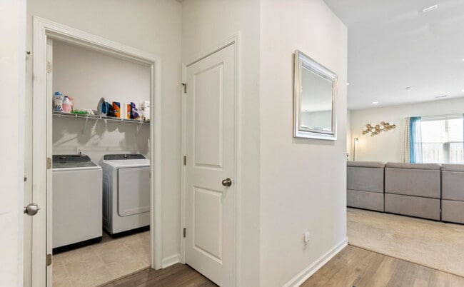 Building Photo - 6469 Lucerna Pl